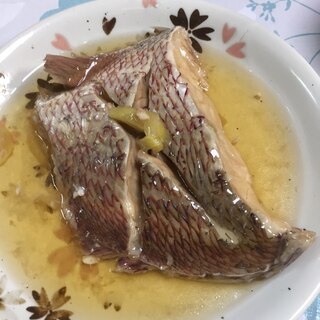 シンプル♪シンプル♪土生姜で鯛の煮付け(*^^*)